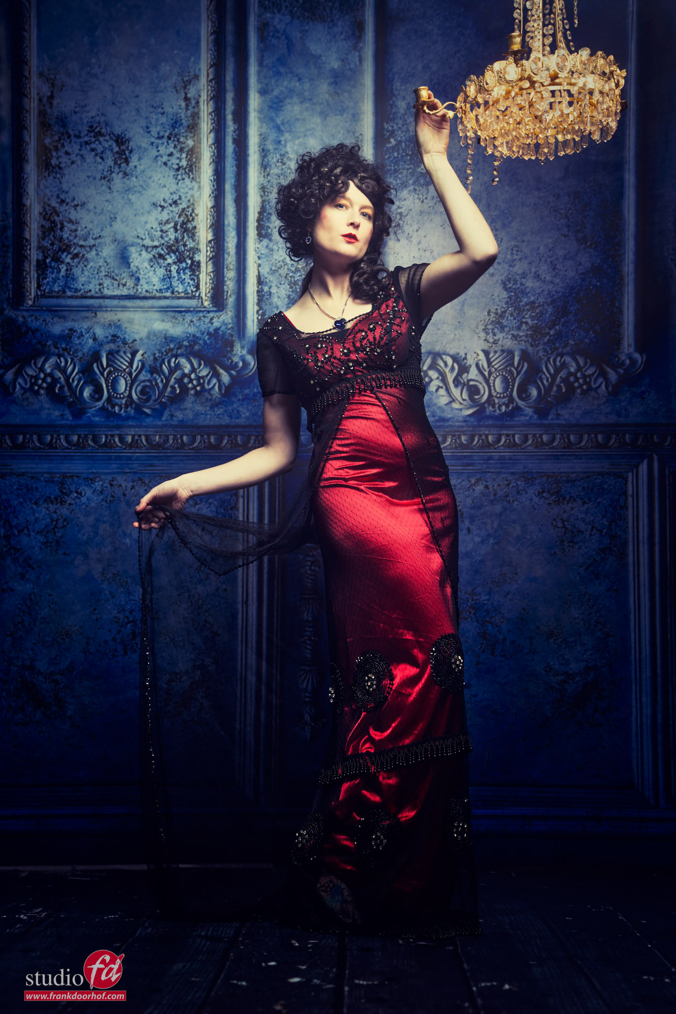 mixing lights: a chanelier and strobes