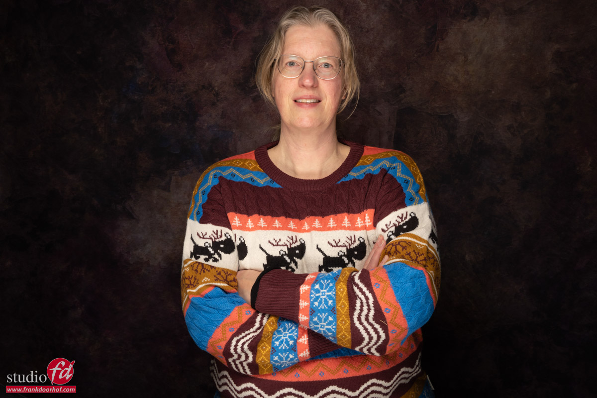 3/4 portrait with the Geekoto Y-Wing Reflector